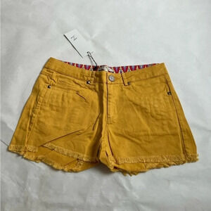 Very J Womens Shorts Size L Yellow  Denim Spike Cut Out NWT Size Small S